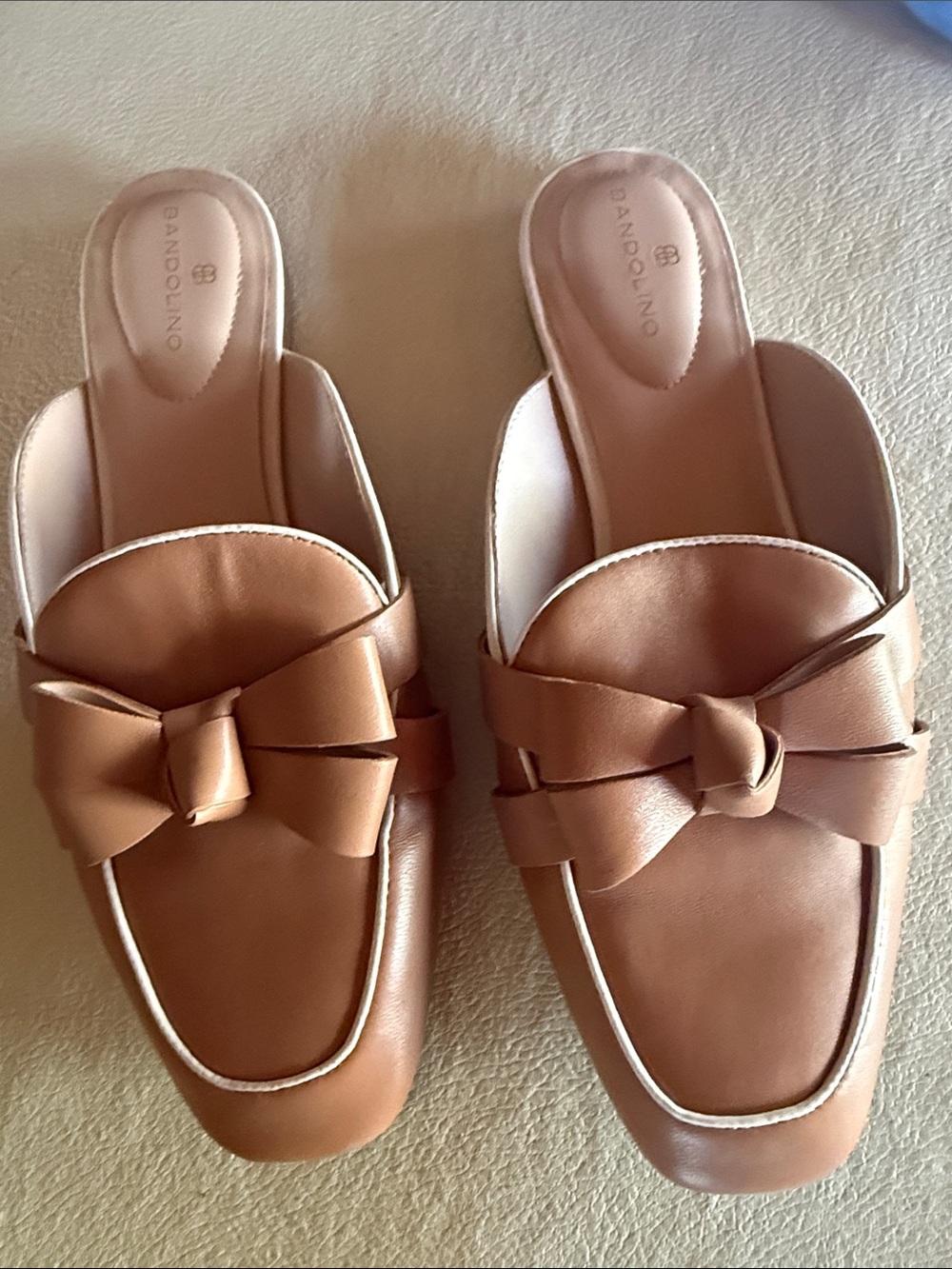 Bandolino BNFREYA Tan Mules w Bow 9M